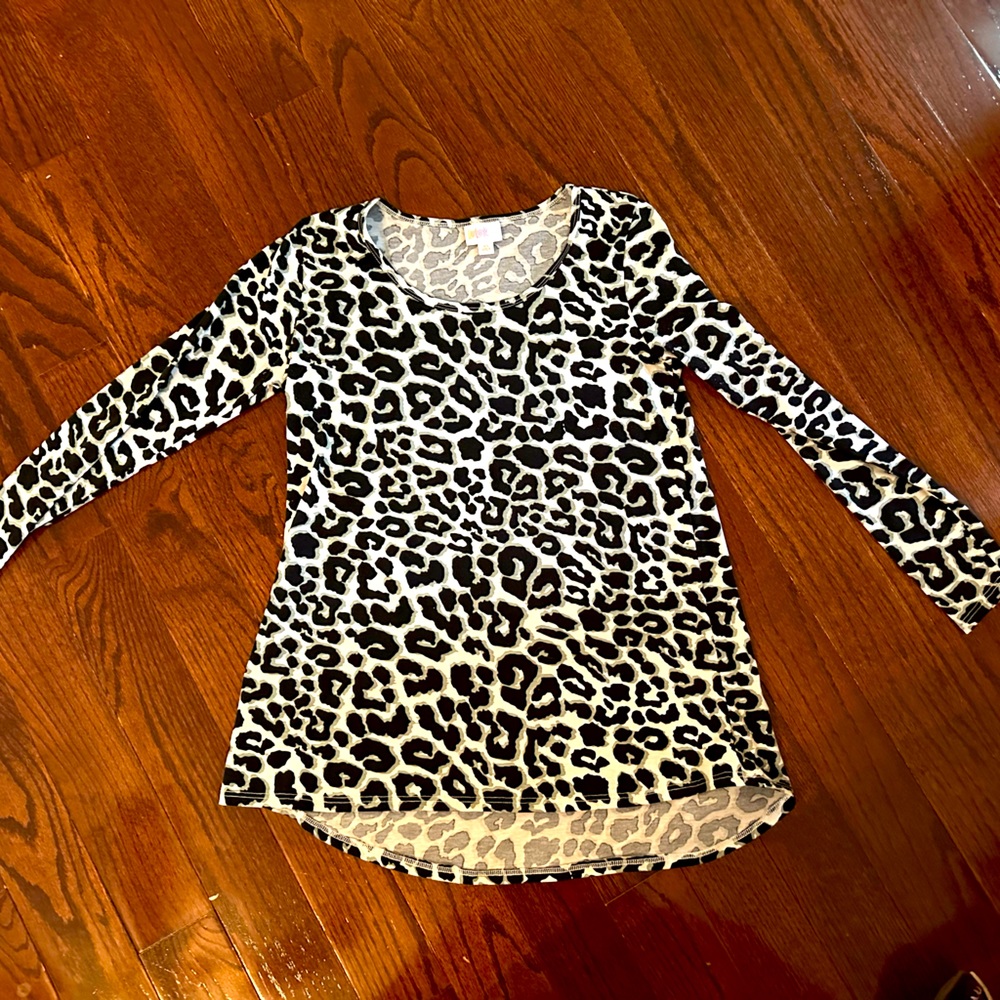 LuLaRoe Lynnae Shirt